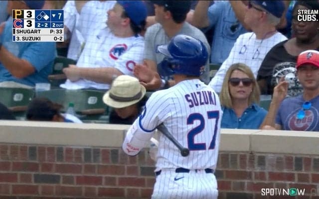 鈴木誠也の打球をカブスファンが素手でキャッチ！ 観客席の“ビッグプレー”に実況「イエス！イエス！」球場どよめき