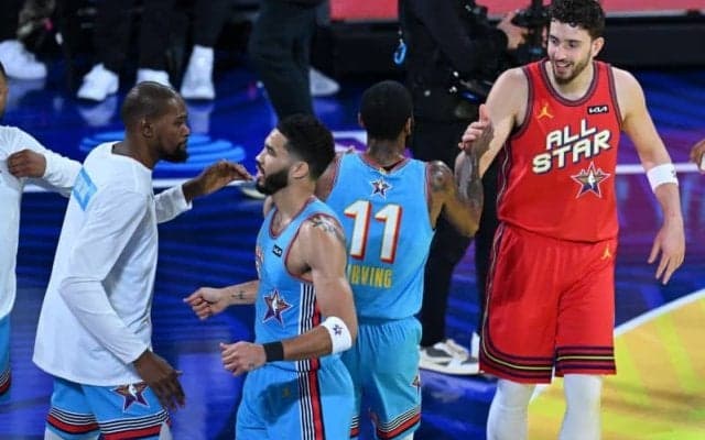 シェングン、ロケッツ新加入のデュラントとの会話を明かす…「慣れるのに2週間あげた」