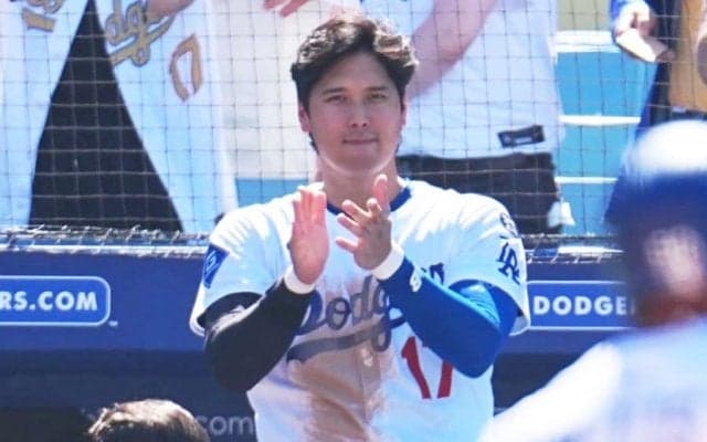 ベッツ勝ち越し弾→大谷翔平は「分っていた」　ベンチで“即反応”…米注目「気に入ったようだ」