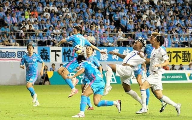 J2隣県対決　鳥栖を破り長崎が3位に　平和願う「共闘」も