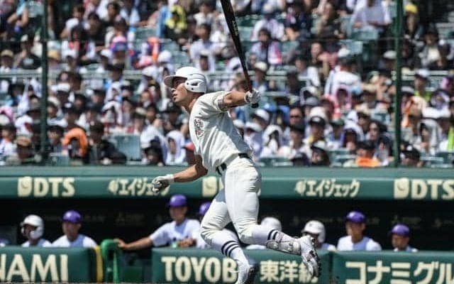 父の言葉「自分の仕事を全うしろよ」　初打席でかなえた日大三・豊泉