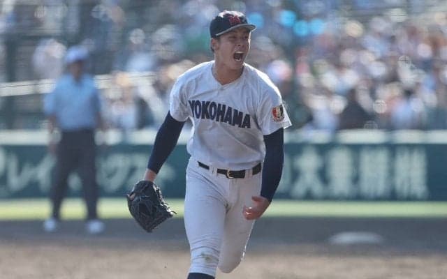 横浜の春夏連覇が潰える…延長11回に熱投のエースがサヨナラ打を浴びる【夏の甲子園】