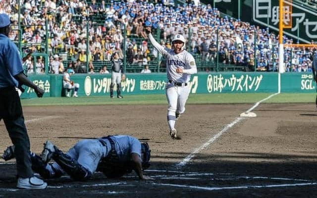 県岐阜商、選抜覇者をタイブレークで破る　横浜は春夏連覇を逃す