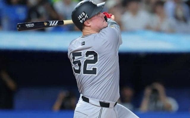 「上がりすぎたかなと思ったんですけど…」巨人にトレード加入、26歳ロマン砲、圧巻の満塁弾に村上もあ然　4安打6打点の大暴れ「やっぱり、バケモンだな」