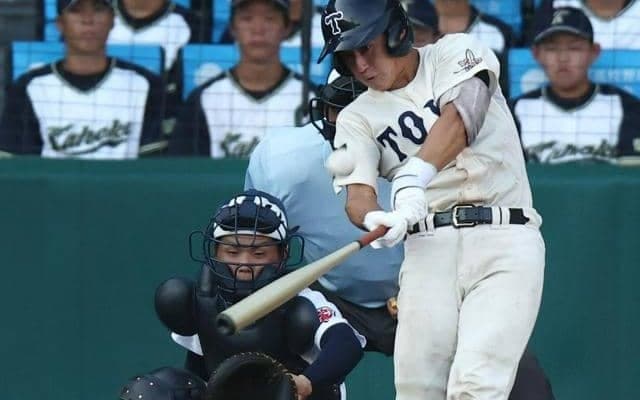 捕手らしく「直球読み通り」　東洋大姫路の桑原選手、聖地でも本塁打