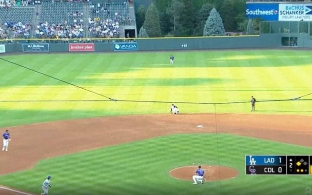 ウソでしょ？ 大谷翔平、爆速弾丸ヒットで“まさかの光景”「ヤバすぎ」「人間じゃないw」投手が転倒→遊撃手までも止められない「どんな打球だよ」