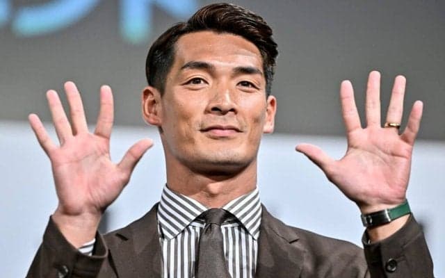 奥寺康彦ら日本代表レジェンド3人も所属！1部復帰ブンデス初代王者の“大聖堂ユニ”が｢美しすぎる｣と評判！｢黒金っていい｣｢他サポなのに欲しい｣の声