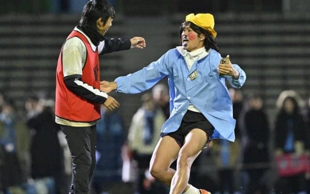 栃木シティFW田中パウロ淳一の左足一閃からの新作パフォ｢筋肉質な横揺れダンス｣が大ウケ！｢ゴールパフォで体力無くなるて｣の声