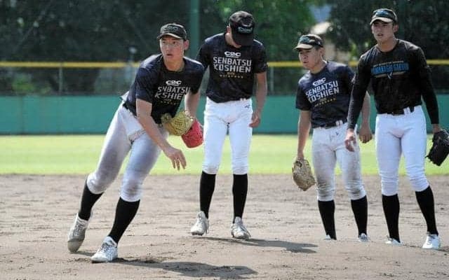 山梨学院、実戦を想定し練習　投打で存在感発揮の菰田「状態いい」