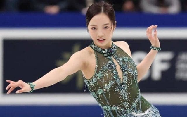 「神話の始まりだ」1st写真集発売の本田真凛さんが「ラスト」の未公開カット公開　意外？グラス片手に「ビール飲めるんですねー」