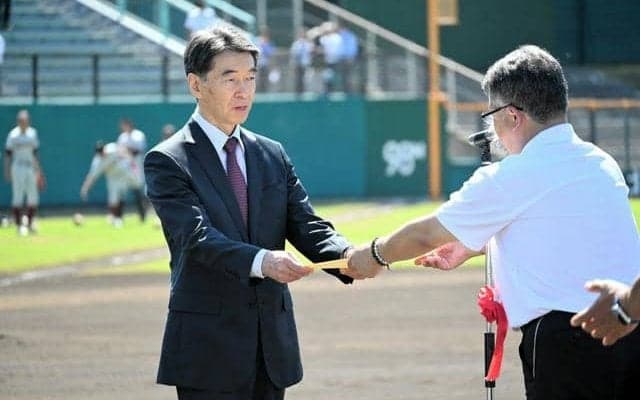 「軟式は居場所」「生活の鏡」野球経験ない2氏に育成功労賞　北海道