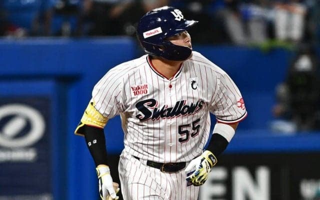 ファンもドン引き…「えげつない飛距離」　村上宗隆、脅威の“8/21”に「マジで異次元」