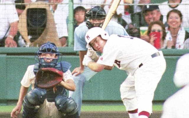 【高校野球】左投げの捕手＆三塁手、ダンゴムシ打法...25年前、甲子園で異彩を放った個性派集団・那覇高校の戦い
