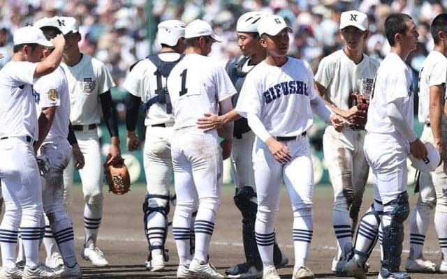 朝8時からテレビに“釘付け”「涙が止まらん」　球児に感動の声続出…「歴史に残る」