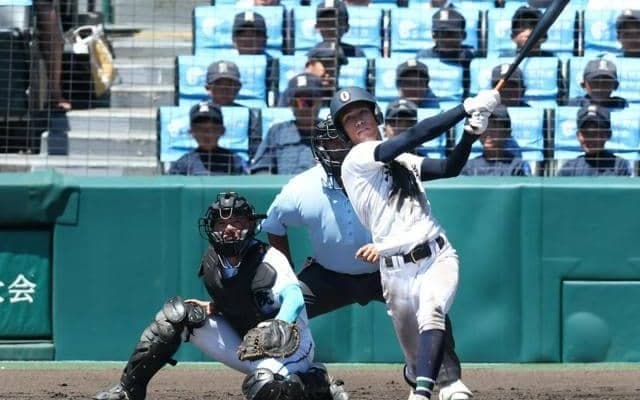 沖縄尚学が3点差はね返して逆転勝ち　山梨学院は九回の好機生かせず