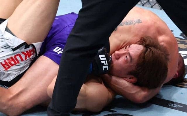 問われる元RIZIN王者の真価　朝倉海が「情けない」と悔いた“拙守”を元UFC王者も糾弾「もっとテクニックを磨く必要がある」