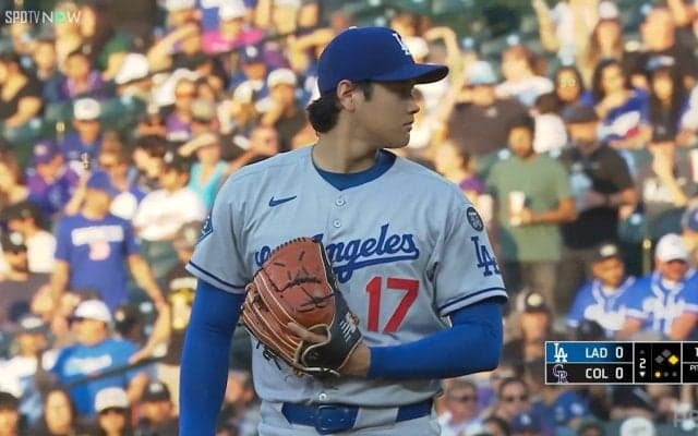 視線を合わせて“コクッ”…大谷翔平VS元同僚、待望の対戦で見せた一瞬のやりとり 「この対戦みたかった」「デカくなったな」の声も