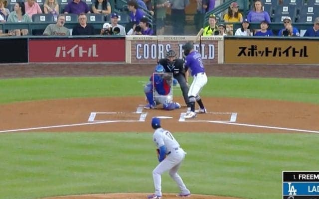 そこから曲げる？ 大谷翔平の“魔球”に動けなくなる「すごい表情」「絶望感w」見逃し三振で“呆然”リアクション「右打者はこの球エグい」