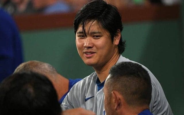 大谷翔平、欠場も見せた“笑顔”　同僚のちょっかいに反応…カメラが捉えた微笑ましい光景
