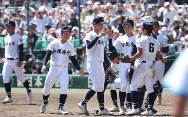 沖縄尚学の快進撃で国道から車が消える、異例の飛行機増便！沖縄県民は15年前の興南以来の現象に興奮！