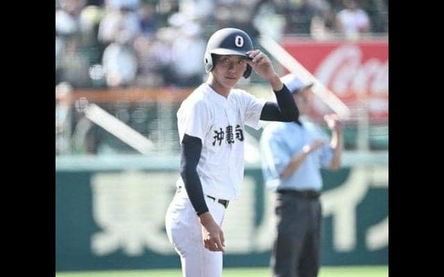 阪神コーチの父と同じ景色…白線の外から頂点へ　沖縄尚学・田中彪斗