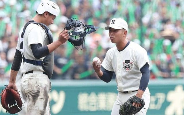 甲子園で判定に覆る…試合が一時ストップ　一度ストライクコール→直後に死球、球場騒然