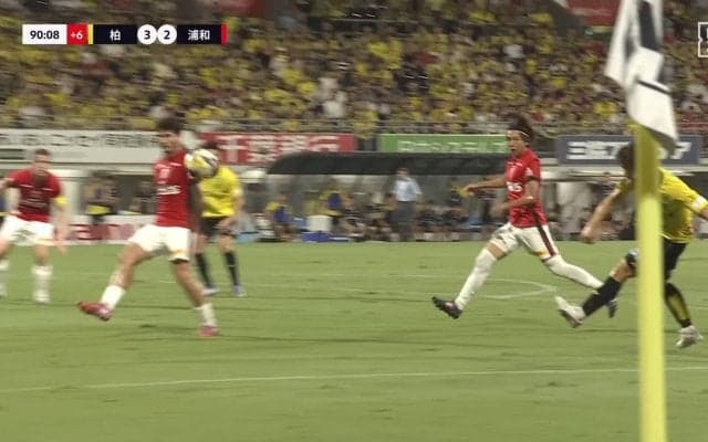 「してやったりのゴールだな」シュートorクロス？浦和守備陣を粉砕した衝撃の逆転弾が話題沸騰「シュート打ちましたって言え」