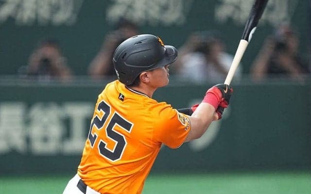 巨人・岡本和真、2試合連発10号　8年連続2桁HR到達…豪快先制ソロに東京D騒然