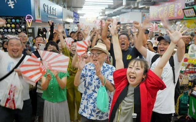 沖縄尚学優勝に地元歓喜　一球一球に「ちむどんどん」「歴史的瞬間」