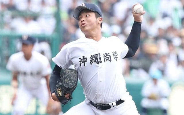 甲子園胴上げ投手→地元開催で“唯一”「スターすぎる」　沖縄尚学・末吉に騒然