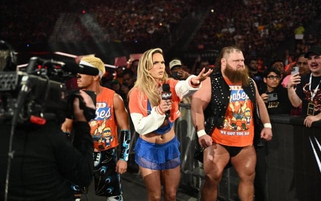 “元チア”美女レスラー、セクシー衣装で“モデルばり”決めポーズのインスタ投稿が大バズり「可愛すぎ」「人形みたい」