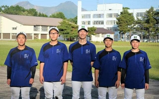 プロで挫折、高校野球で「成し遂げたい」廃部から再出発した監督の夏