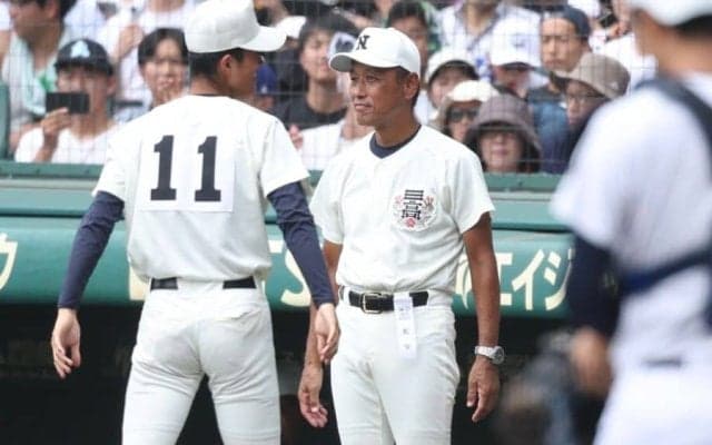 甲子園閉幕後…監督の“行動”に感動「泣けてきちゃう」　両校の去り際が「尊すぎる」