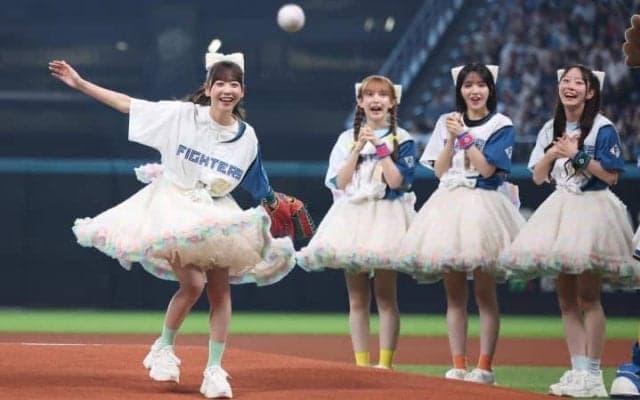 「天使すぎるだろ」エスコンに人気アイドルグループ降臨　白ミニスカ“ふわり”でファン魅了「何もかもが完璧だったよ！」