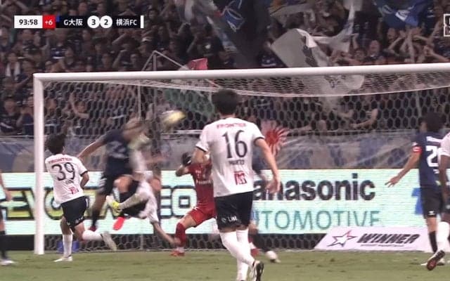 アニメかよ！年間ベストゴール級スーパーバイシクルシュートが話題沸騰「えぐう」「スーパー過ぎてヤバい」