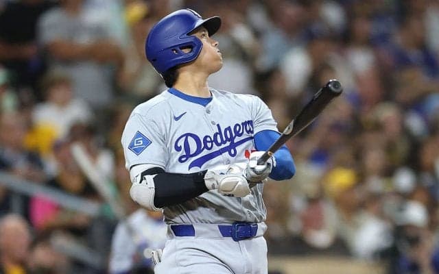 大谷翔平、4戦ぶり45号 首位攻防最終決戦で松井裕樹から9回ダメ押し弾 山本由伸の勝利も決定づける一発に敵地どよめき