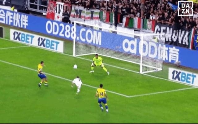 ユヴェントスFWも唖然！ 鈴木彩艶の“超反応セーブ”を現地メディアが称賛「ゴールを奪うには特別なことが必要」「パルマを奮い立たせた」