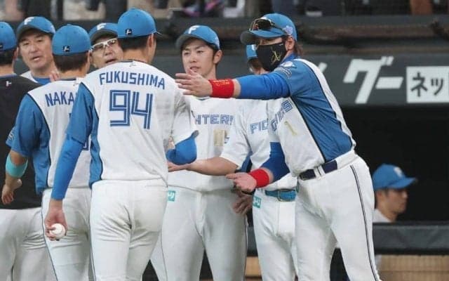 「来ていたのか！」人気女優のエスコン観戦に騒然　まさかの報告に「うらやましい」