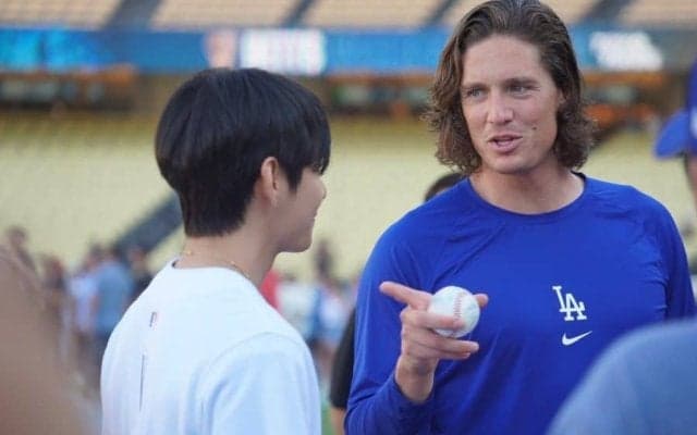 ド軍戦に現れた“超大物”が異例の行動　イケメン右腕からまさかの助言に「なんてこった」