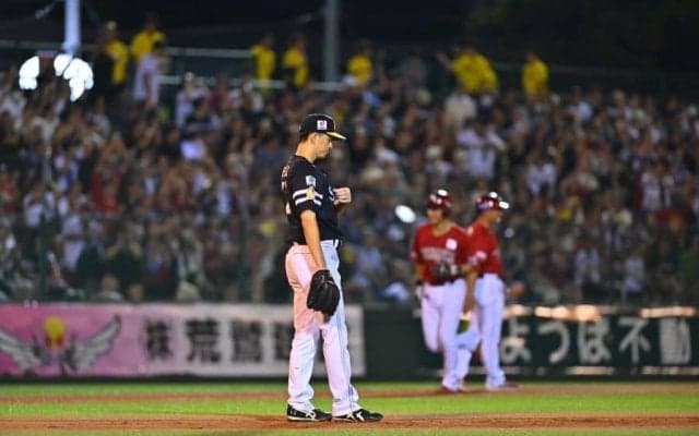 鷹が痛恨の4連敗、大関は6失点KOも自責1…響いた2失策　楽天ボイトが7号満塁弾