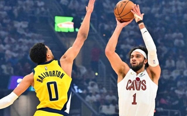 キャバリアーズのマックス・ストゥルースが左足手術のため3、4カ月の離脱