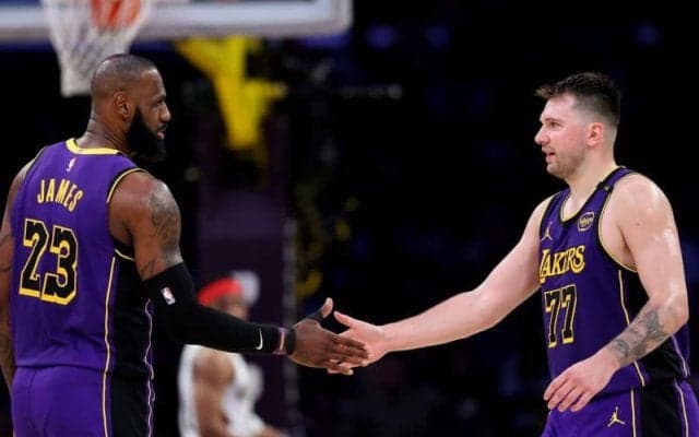 チャールズ・バークレーがレイカーズに助言「レブロンはチームを去らなければいけない」