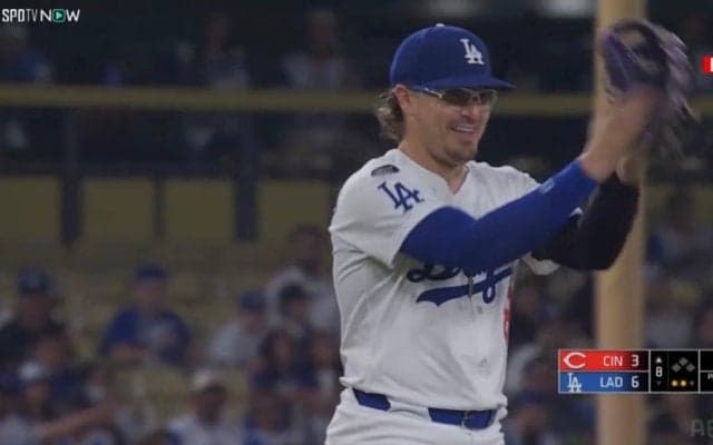 ド軍のお調子者が復帰早々みせた“特大変顔”にファン爆笑…フリーマンの“超絶美技“に救われまさかのリアクション「キケの顔w」