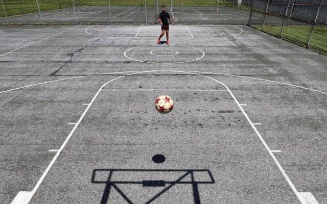 NBA選手からの”華麗なる転身”…ロシアで「史上最も背の高いサッカー選手」が誕生