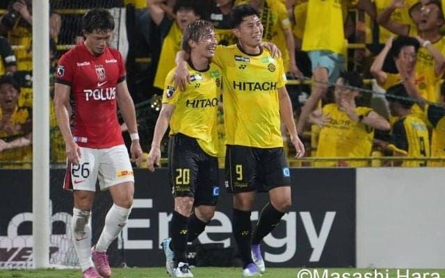柏と京都｢4ゴール勝利｣が示すJ1優勝争いの行方(2)リカルド・ロドリゲス監督｢想定外のCF起用｣で消えた浦和の逆転優勝の可能性