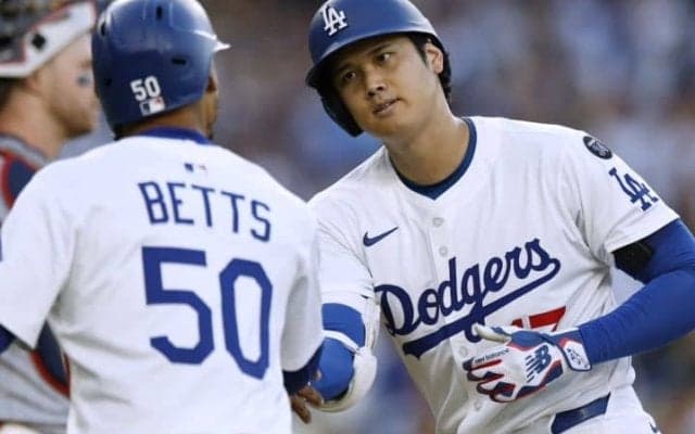 「ショウヘイもかなりやられた」ベッツが証言　大谷翔平の“異例ハイタッチ”の舞台裏「『お前、何も言えないだろ』って思った」