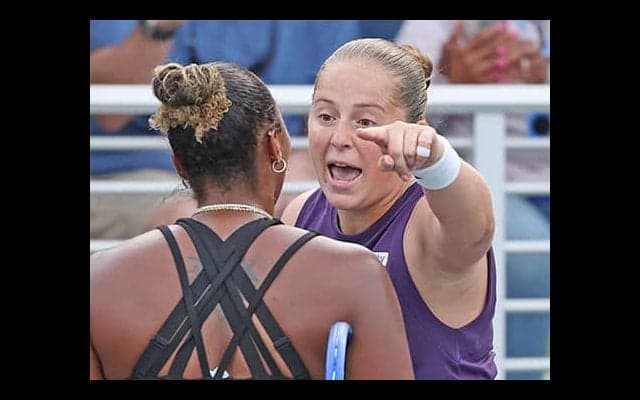  試合後に舌戦勃発「品格も教養もない」 