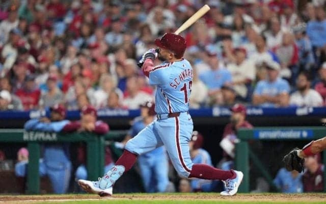 シュワーバー、1試合4HRで49号「クレイジー」　大谷翔平と一気4本差…偉業に狂喜乱舞