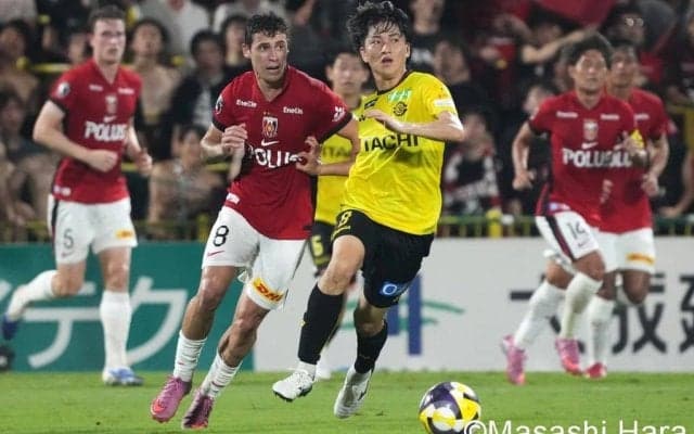 ｢彼に恋したサポーターは多い｣日立台で深々と頭を下げたJ1柏の“元恋人”に感謝の拍手！｢サヴィオのおかげで今のレイソルがある｣｢柿谷の言葉のチョイスが素敵｣
