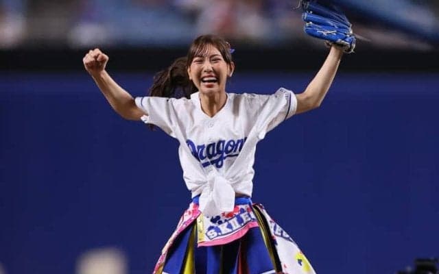 人気アイドルが「ドラフト1位候補！！」青ミニスカで“ぴょんぴょん”大はしゃぎ「全てが完璧だったね！ガッツポーズ最高」